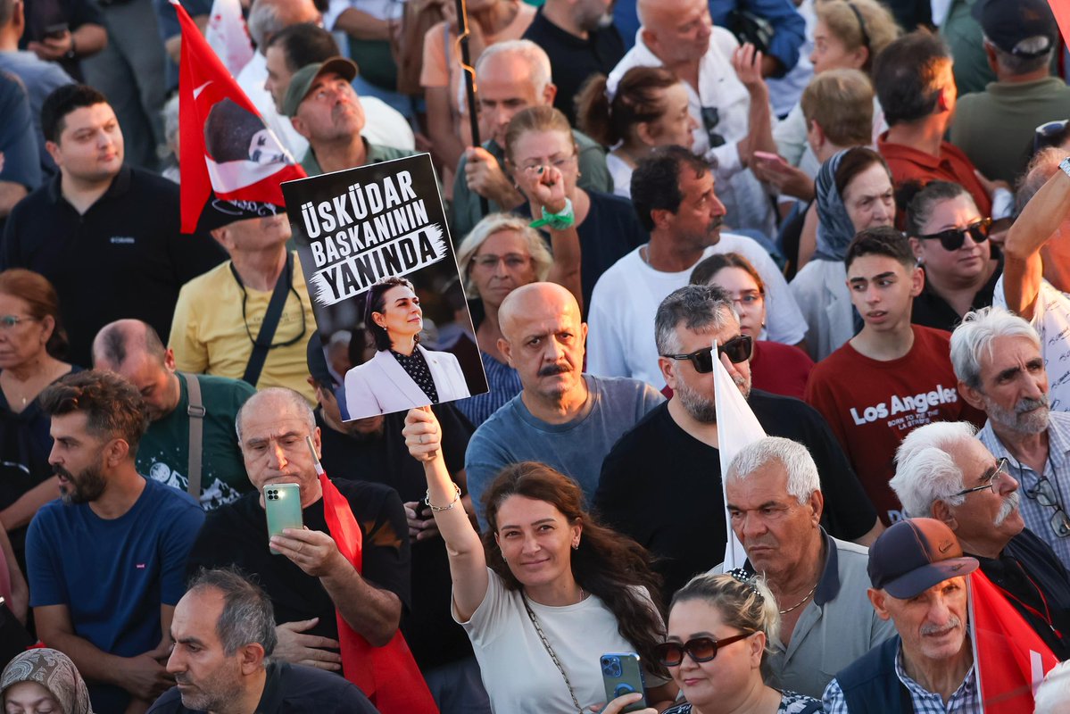 sdedetas's tweet photo. Üsküdar’ın iradesi belli #SinemDedetaşYalnızDeğildir https://t.co/tsbkPa3ADb