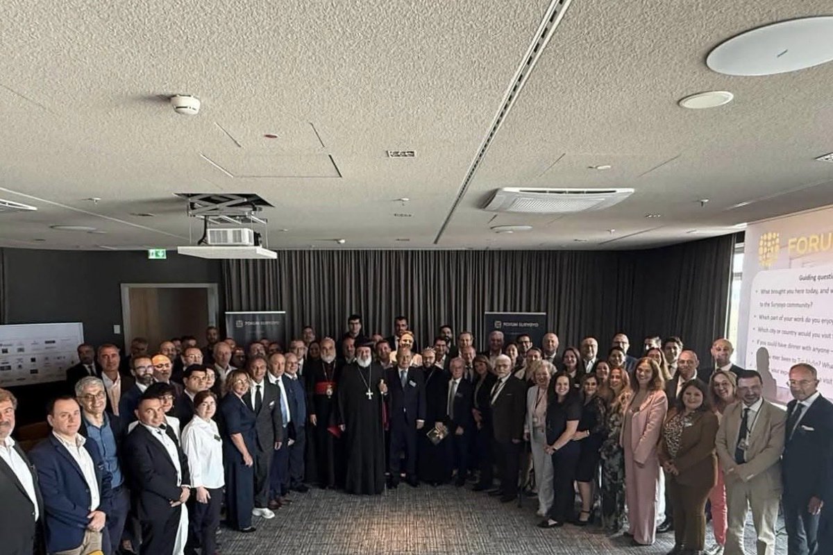 habibafram's tweet photo. ضمة بين  سياسي وأكاديمي وناشط وكاتب من ١٣ دولة شاركوا في Forum Suryoyo في فرانكفورت المانيا ، وما ميزه الوجوه العلمية الشابة الملتزمة بالهوية والايمان والقلقة على المستقبل وتسأل اين سيكون شعبنا بعد ربع قرن . ندوات وكلمات ونقاشات هادئة عميقة . https://t.co/lw5xM4RxIX