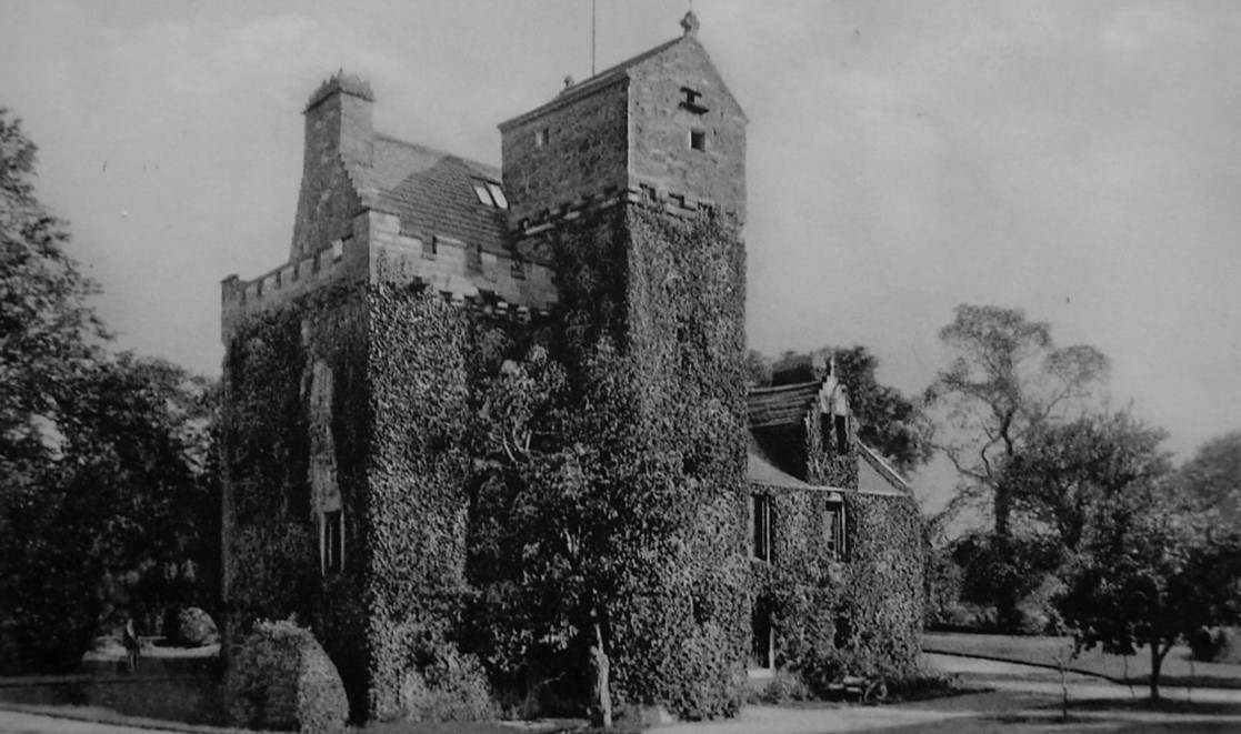 tourscotland's tweet photo. Old Tour #Scotland #Ancestry Travel Visit #Genealogy #Scottish Family #History Blog #photography of #Darnick #Tower near #Melrose. Darnick was first built about 1425 by the Heiton family who had come to the #Scottish Borders from #France https://t.co/u1uYnSwyn0 https://t.co/5vytgOEZqI