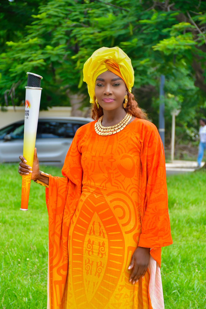 Coumba_Gawlo's tweet photo. Fière d'avoir porté la flamme 🔥 olympique en ce jour du lancement des JOJ2026. Porteuse de la voix des femmes. Une Linguère olympique.

#coumbagawlo #artist #africa #olympics #jeux https://t.co/pgWx96Vy4E