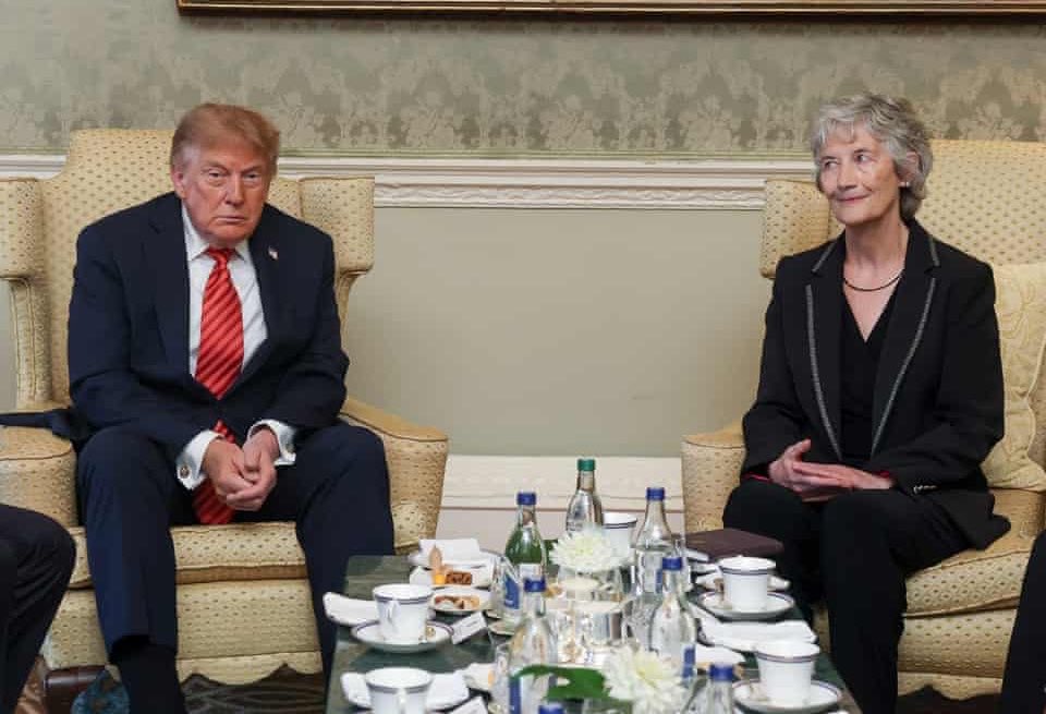 GlobeEyeNews's tweet photo. Ireland’s President Catherine Connolly tells President Trump normalisation of war and genocide is unacceptable. https://t.co/DDx5XTxi3B