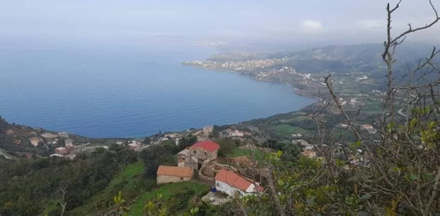 maghrebemergent's tweet photo. Révision du Plan Directeur d’Aménagement et d’Urbanisme  de la commune d’Azeffoun (Lettre ouverte) https://t.co/bfXdV57vbP via @maghrebemergent https://t.co/Ajxiwhx5jc