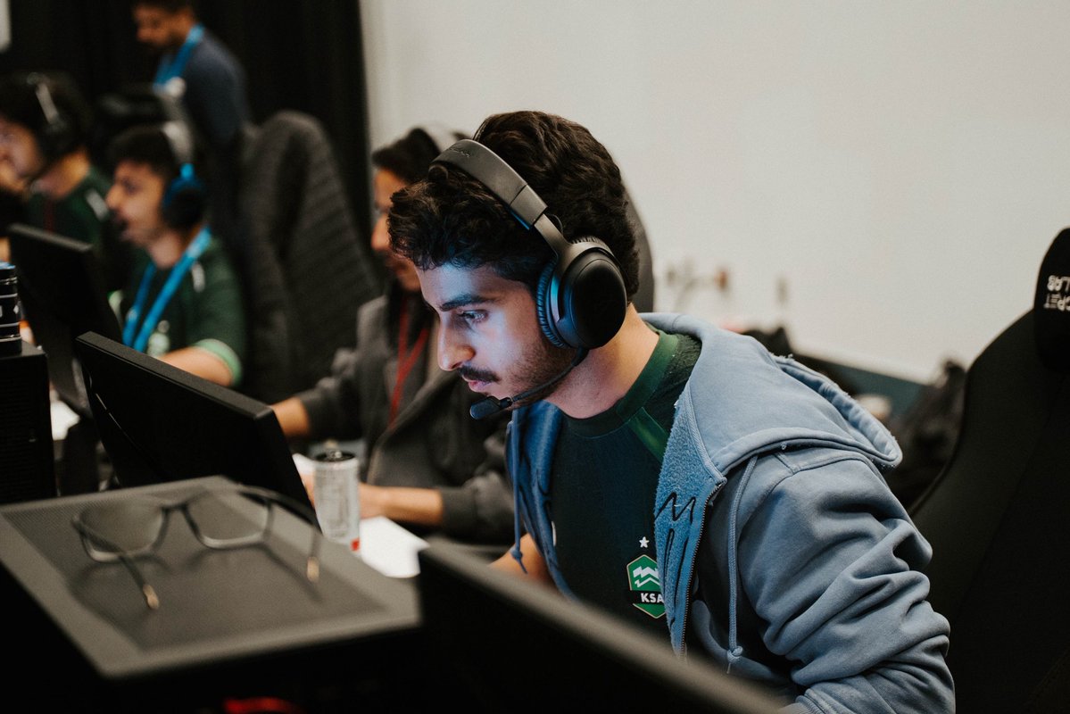 SAOWWC's tweet photo. صاحب أول قتلة في نهائيات كأس العالم..

QUARTZ ومن غيره 👑 https://t.co/ivrzN0Wbut