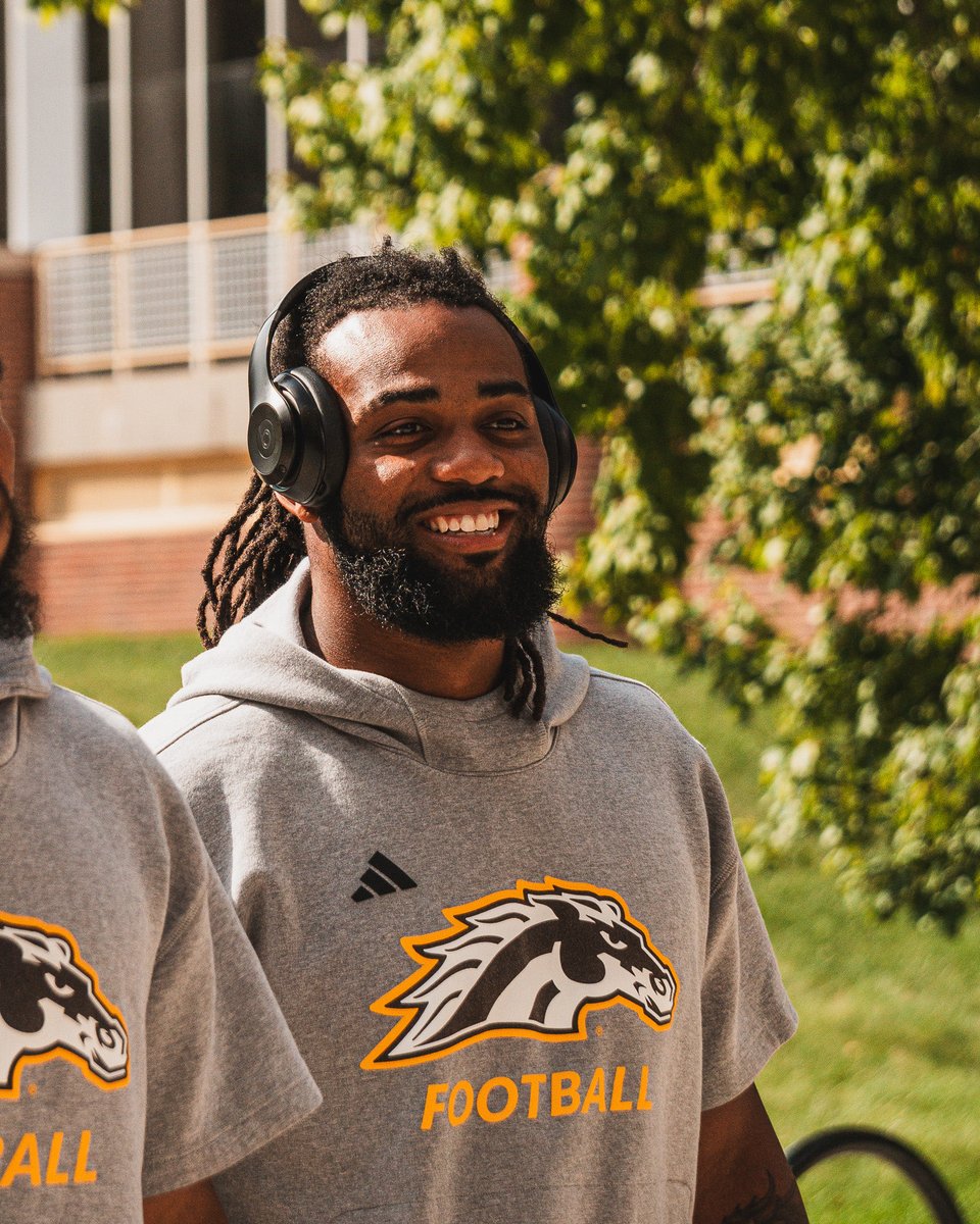 WMU_Football's tweet photo. Bronco Walk ✅

#theGOLDstandard📈 https://t.co/IvbkgQQSD4