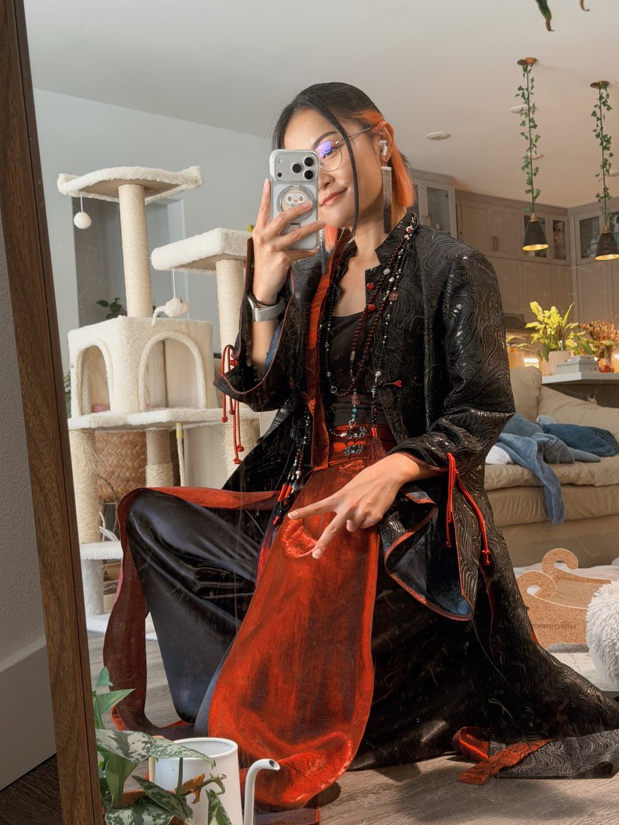 ying_verse's tweet photo. raided Miao’s closet for today’s stage fit ✌️

we’re performing above DNA lounge today in SF as part of J-Block Party!!!! petty tactic set is at 4:30pm o7 there’s also a livestream on the AniClover YouTube channel if you can’t make it in person :D https://t.co/NfpmT90z7C