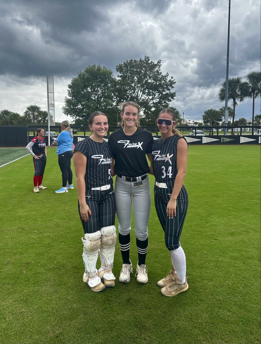 AnnaCastillo_2's tweet photo. Had a blast at the @UCF_Softball camp!! Always such a great time, can’t wait to be back. Charge on ⚔️ @CoachBallMalone @noahbsanders @RyleeSwilley @gracefonseca91 @FuryXhelton https://t.co/I0hkCab2SF