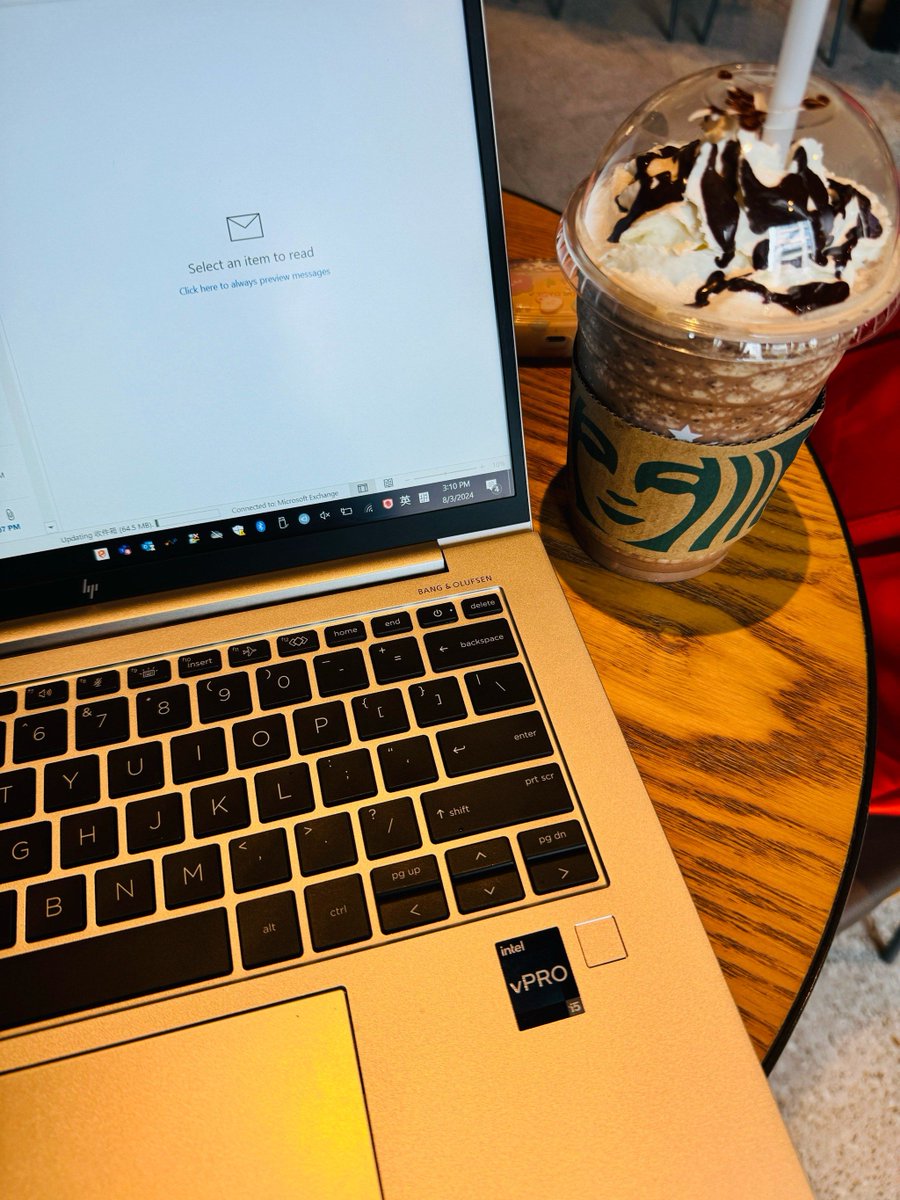 blacr113199's tweet photo. When your work laptop’s loading takes longer than your actual to-do list… perfect timing for a quick snack break https://t.co/h0lm1FKSD5