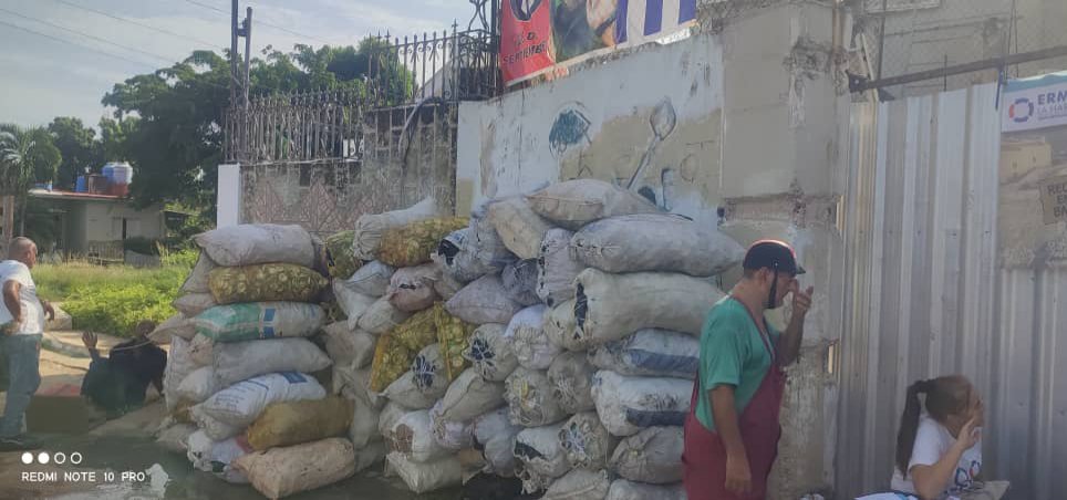 GHNordelo5's tweet photo. Hoy, en El Romerillo, de Playa. Recuperando valores rumbo a los #66AñosCDR #Cuba #GER #CDRCuba https://t.co/oQintOhV8P