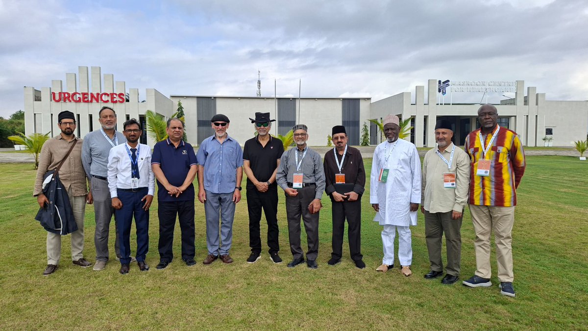 HFI1995's tweet photo. Senior members of the global Humanity First family were planting trees this afternoon in Yopougon in the grounds of the @MasroorCentre 

#MCH_Inauguration https://t.co/GFY8xmrAZl