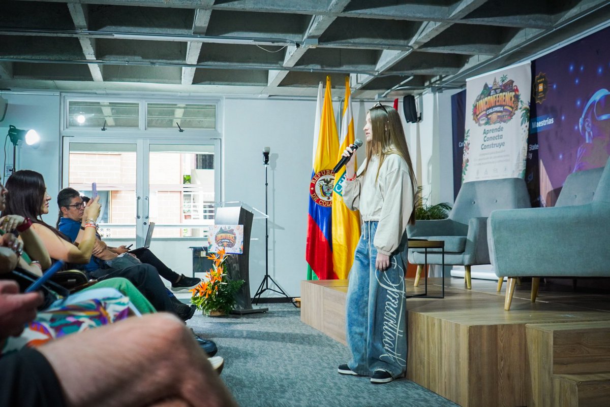 satoshiteam_'s tweet photo. ⚡️ Salome Arboleda nos habló sobre Bitcoin y computación cuántica: cuatro años de evolución, desde las primeras propuestas hasta BIP-360 en testnet. ₿

Una charla para entender el futuro sin alarmismo ni tecnicismos innecesarios🚀
@MyFirstBitcoin_ 
#Bitcoin #UnConferenceColombia https://t.co/wt8AlXVyVC