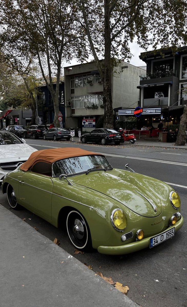 greenvibe's tweet photo. Porsche 356 Roadster https://t.co/eprKteE05V