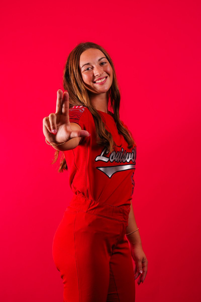 KinleighHowren's tweet photo. HEADED TO THE VILLE!! ❤️🖤 
@LouisvilleSB @UofL_CoachHolly @GriffJ_13 @dee11davis @sabbyBsabs @AllyAlexanderrr 

@2k10Select @ejonesrockchalk @selectfastpitch @pcsoftball 
@ExtraInningSB @LineDsoftball  @SoftbalAmerica @prepsoftball @MidwestPremierS @SportPrepX @tagupsoftball @PGFnetwork @cesportsperf @thewowsb @los_stuff @diamondaddicts