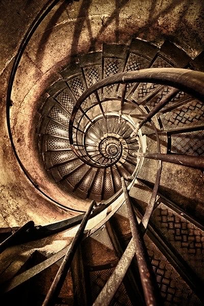 itstheheat27's tweet photo. are there any illustrative artists on here that would be interested in taking on my book cover? 
i’m looking for a water color painting of a stairwell. shoot me a dm if interested! 
i’ll add my idea for it bellow>>
#booktwt #illustration‌‌ #artㅤㅤㅤㅤ https://t.co/rDt4QQT5mJ