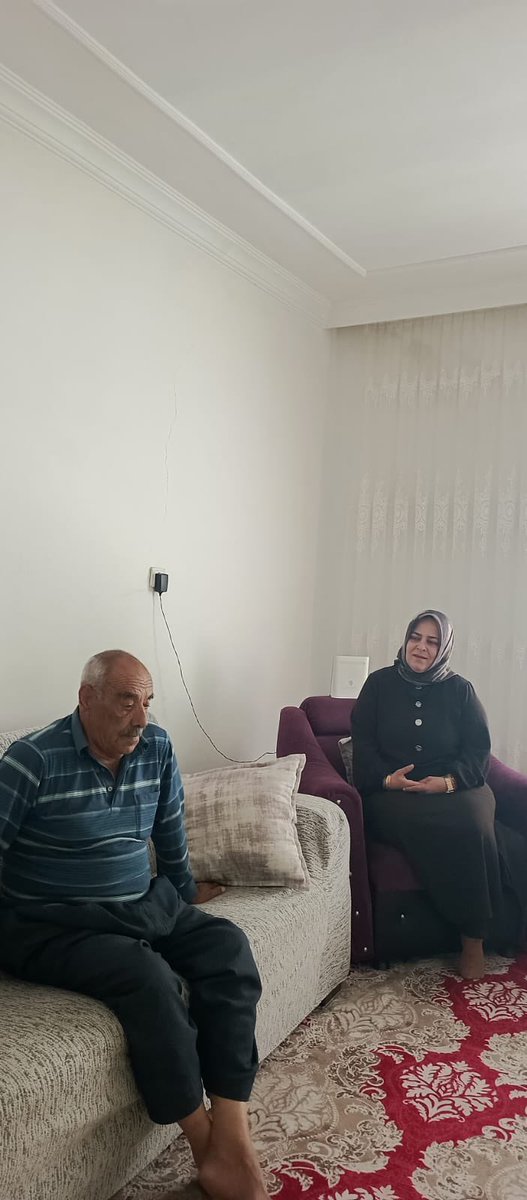 resmi19106's tweet photo. Bugün ilçe kadın kolları başkanımız @nurcanhakan65 ve teşkilat üyelerimiz ile birlikte Paşaköy mahallemizde hasta olan kıymetli büyüğümüzü ziyaret ederek geçmiş olsun dileklerimizde bulunduk. 🤲
@rterdogan 
@tugbaisikercan 
@zerrin_alpaslan_65 
@abdulahatarvass https://t.co/tiVTBcYAOY