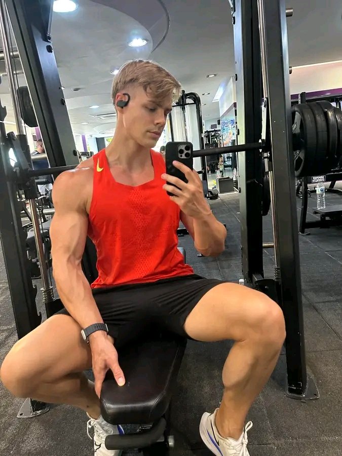 SamPeachyrmb8's tweet photo. Let's train 💪 https://t.co/0lR634ruS2