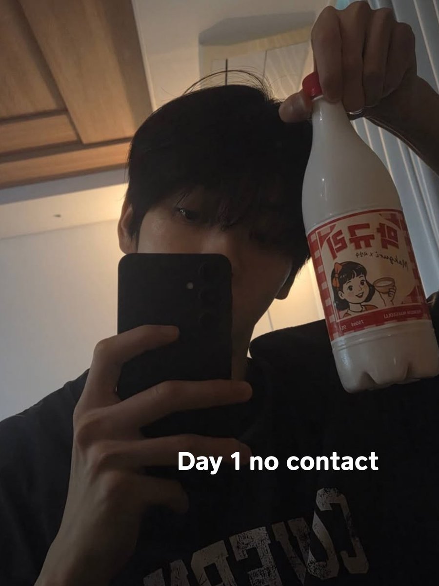trustiiez's tweet photo. #soobtyun few tweets au

day 1 no contact https://t.co/NIIRijR2tM