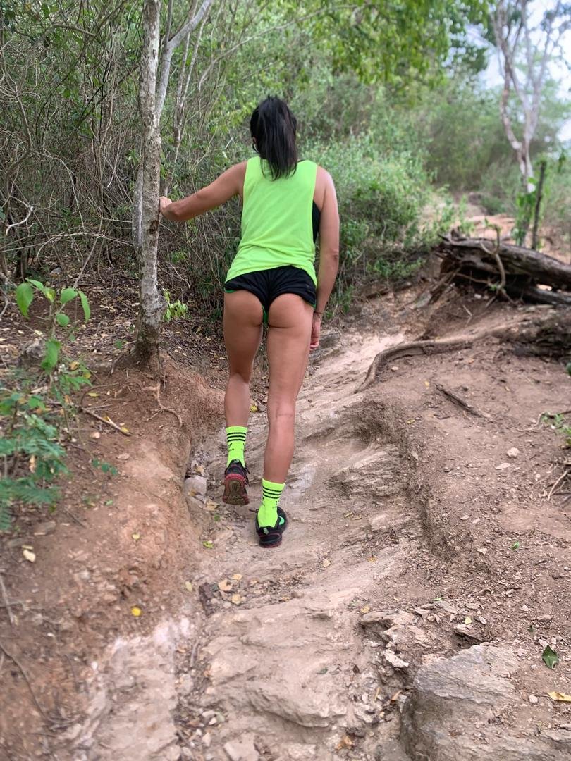 chkcs48's tweet photo. Sentí que me miraban,,pero no supe porque..🤔😉😈.. quemando calorías un ratito ⛰️ https://t.co/rjZlumZ7mF