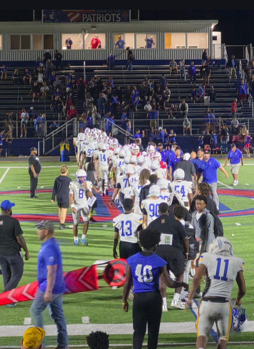 JaylenLilly8's tweet photo. 4-0! 

Faith over Fear. 🙏🏾

Grateful for my brothers, @CoachSchon and all of our coaching staff.

LOCKED IN! https://t.co/SHFboVLQ47