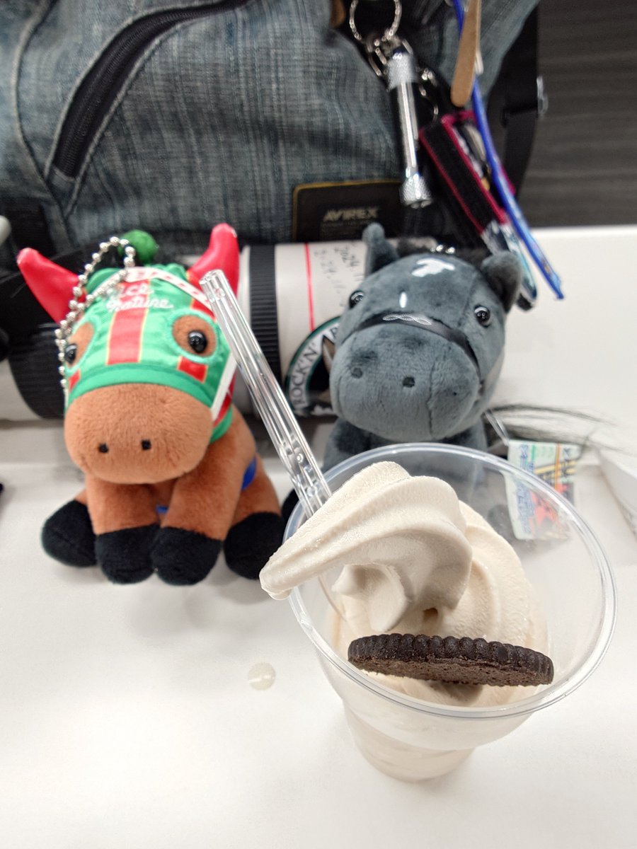 suezou02's tweet photo. 中山開催なので！
耕一路さんのモカソフト！ https://t.co/clZbYUO4jX