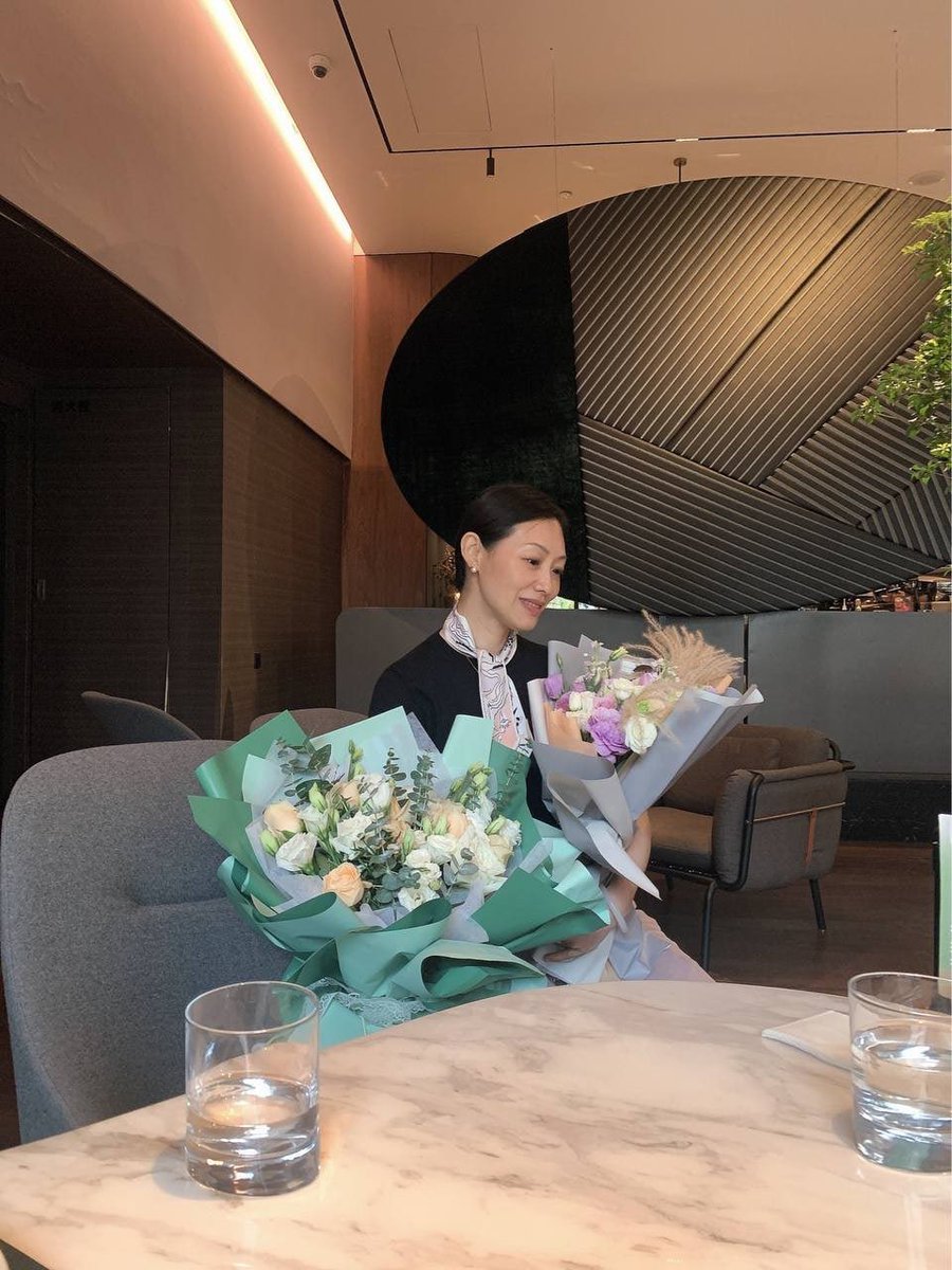 hac945's tweet photo. 成熟美是岁月沉淀的从容与韵味。眼神深邃温柔，举止优雅自信，不再青涩却更迷人。智慧与涵养由内而外散发，如陈年���酿，醇厚而令人心动。 https://t.co/hPSPE34Id5