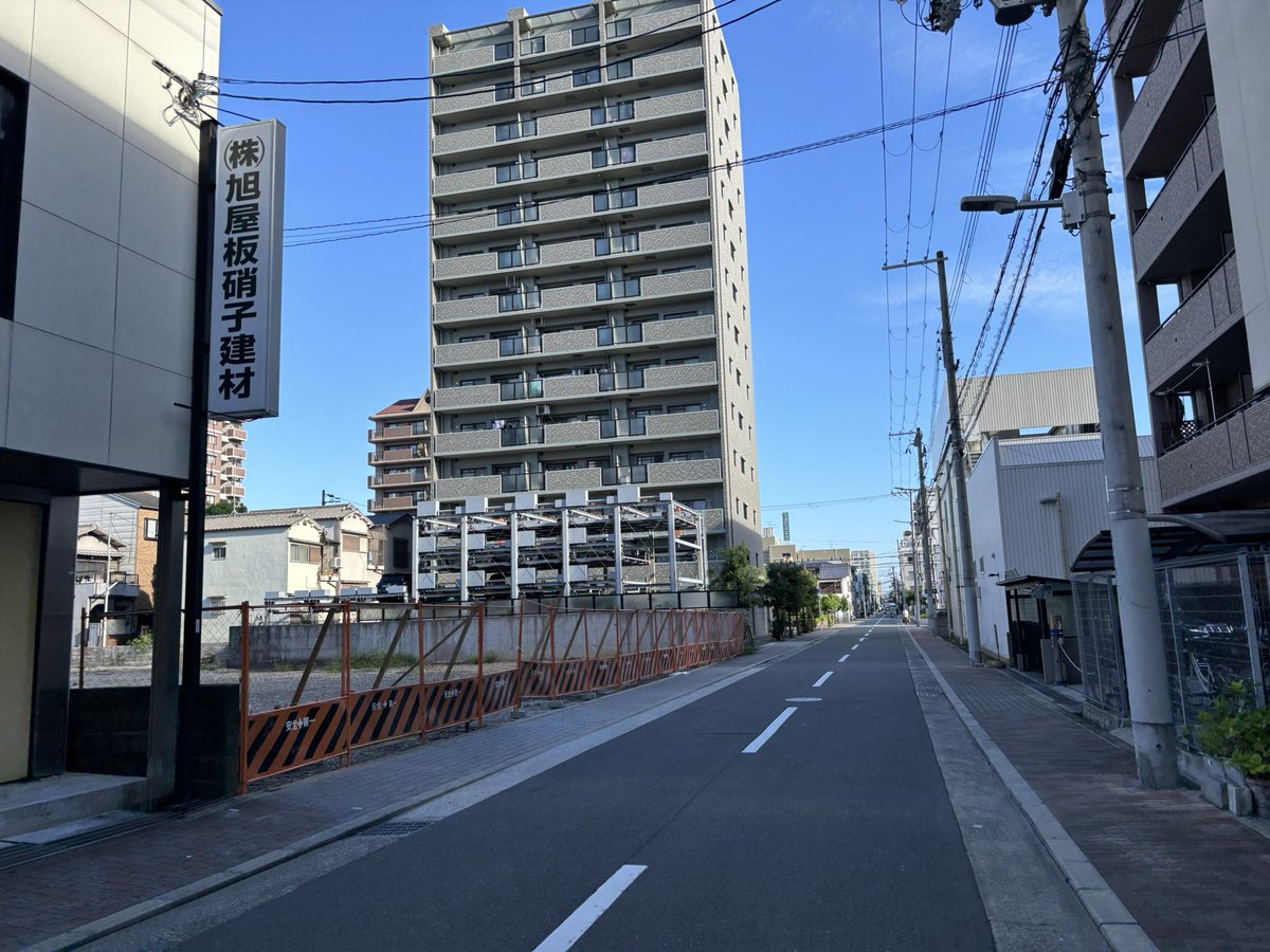 r_yo0122's tweet photo. 大阪市城東区
今福鶴見駅前、工場跡地。
関西スーパーの裏手。

新しくスーパーが建設との噂！
オーケー来てくれないかな〜🤫
最近、蒲生四丁目や鴫野エリアで出店ラッシュのコノミヤかも。 https://t.co/3VTq1Zylmn