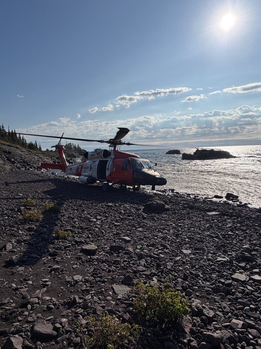 #News — Today, a #USCG AIRSTA Traverse City MH-60 Jayhawk crew rescued a 70-year-old man from Isle Royale, Michigan.

He was transported to Marquette Regional Airport after being missing since Sunday. Search efforts were coordinated with @MichStatePolice &amp; other local agencies. https://t.co/gnO1MHn9Vo