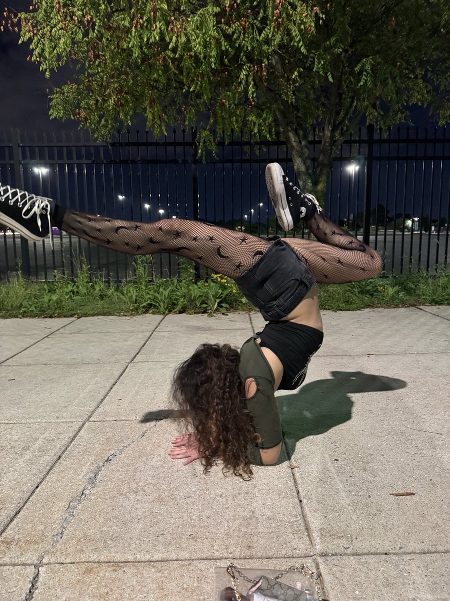nihilyssm's tweet photo. the drinks started tasting like “i used to be an acro dancer” https://t.co/3e2KusYC4b