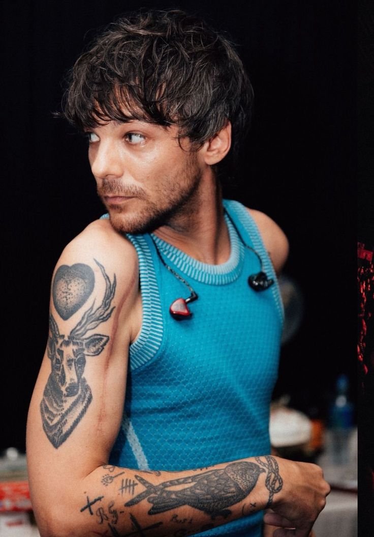 larrybeliever91's tweet photo. Well, yes, they’re perfect for each other https://t.co/CiR0hTcNyE