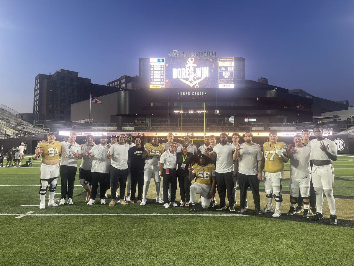 FBCoachK's tweet photo. Loved the response from VUnion tonight in the second half coming from behind to get another home victory. Staying in our process. #FiveAsOne #UnionPride https://t.co/I1X4SL04B8