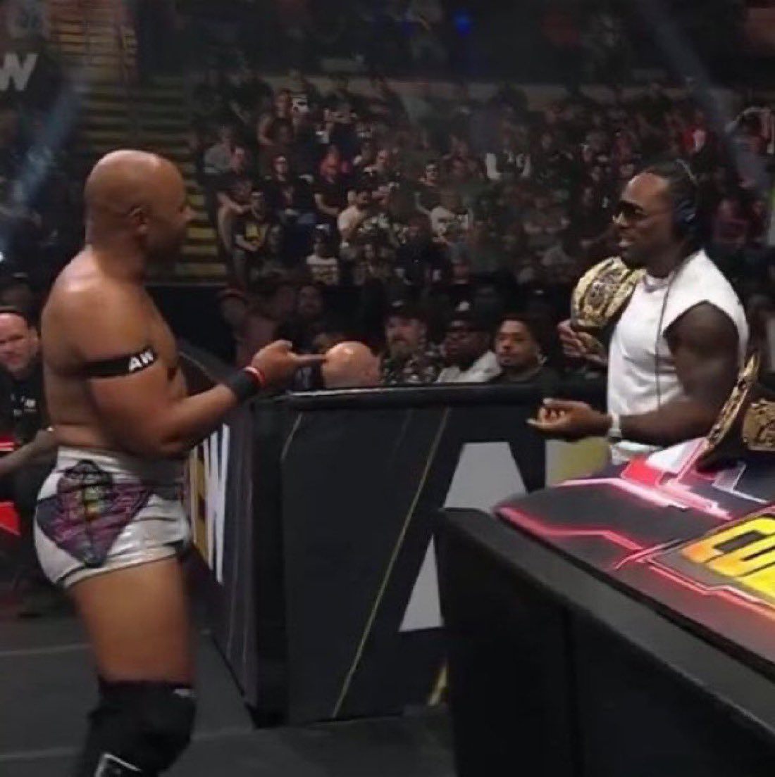 KXNGAO's tweet photo. LETHAL CONSEQUENCES REUNION  😭 #AEW #AEWCollision https://t.co/yajMooiLEx