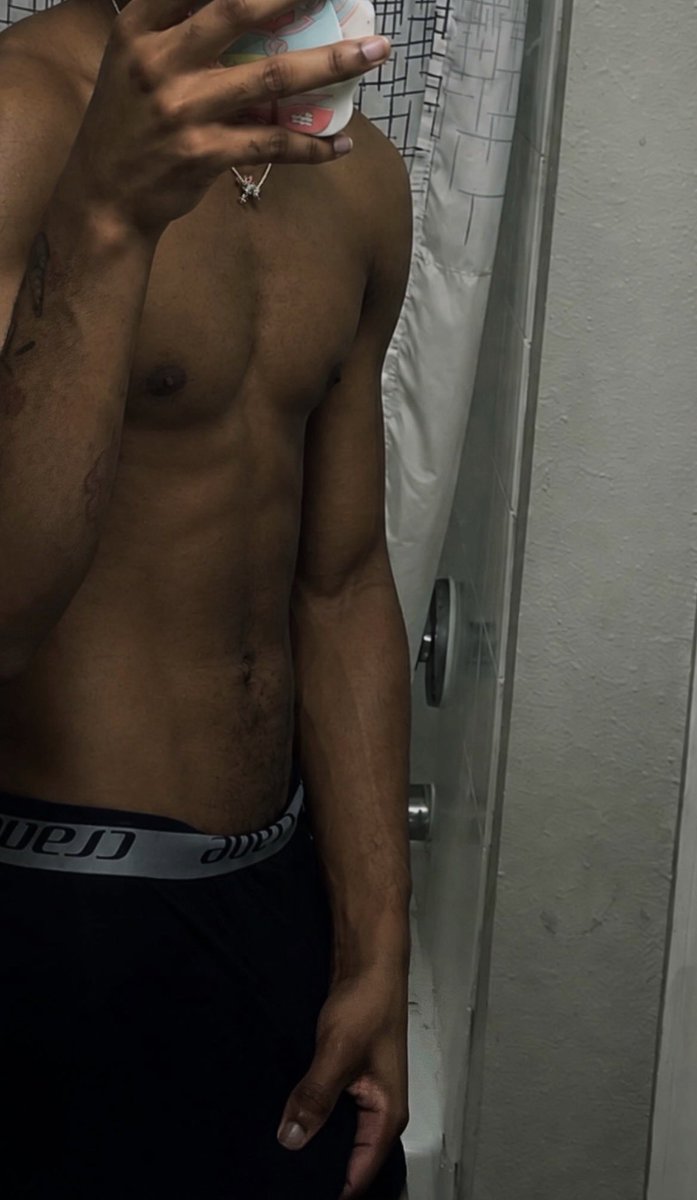 Troublemula's tweet photo. Body smokin’ cigarette https://t.co/or5ayNWviO