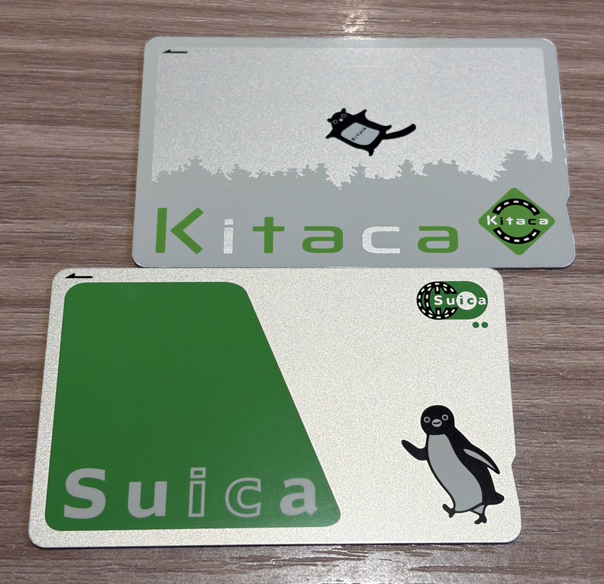 macchi_ss's tweet photo. ペンギン（下）購入した！
キタカ（上）があるからずっとスイカ持ってなかったけど、ペンギン好きだからやはり手元に置いておきたい😌 https://t.co/S6WG3iWjTS