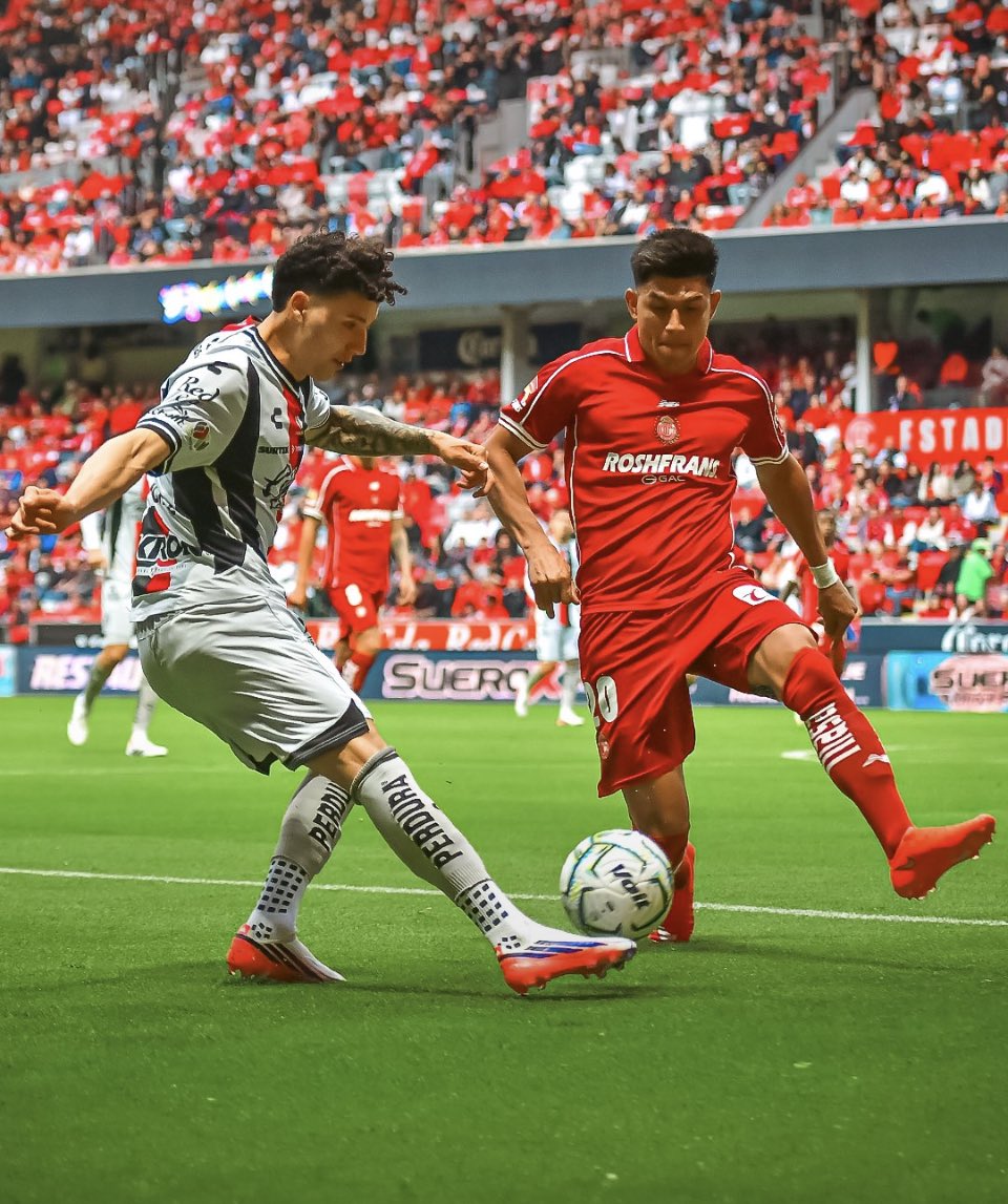 ManuelTruso's tweet photo. Al Atlas le llovió en Toluca y fue goleado 5-2 por los Diablos, en un partido que se retrasó por lluvia…! https://t.co/QQq7a0zIJD
