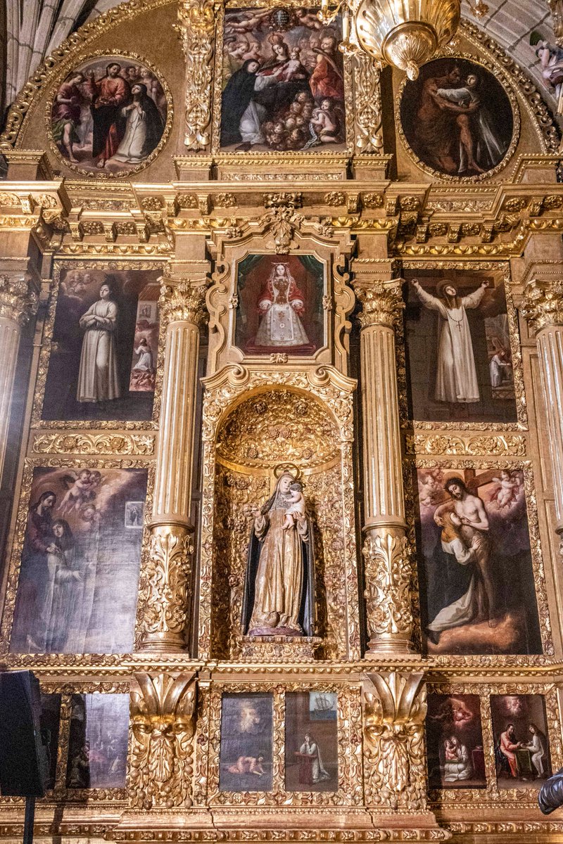 ArquidiocesisMx's tweet photo. Dentro de la Catedral Metropolitana existe una capilla ligada a la Independencia de México. 🇲🇽

Hablamos de la capilla de San Felipe de Jesús, la cual resguarda los restos de Agustín de Iturbide, consumador de la Independencia de México, además de una copia del Acta de Independencia del Imperio Mexicano, firmada el 28 de septiembre de 1821.

📲Conoce todos los detalles de esta capilla en: https://t.co/JGuWVdrxV3

Foto: Luis Aldana