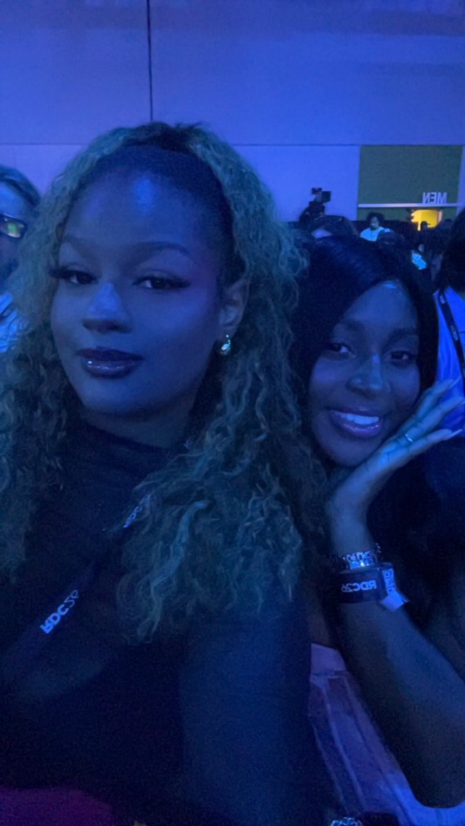 jizzitheemenace's tweet photo. AT THE #RIAS26 BABYYY WOOHOO!! https://t.co/rTL2HEG77S