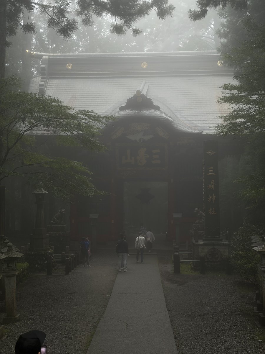 daidai_sh's tweet photo. 霧の三峯神社 https://t.co/yeXiNtrJU4