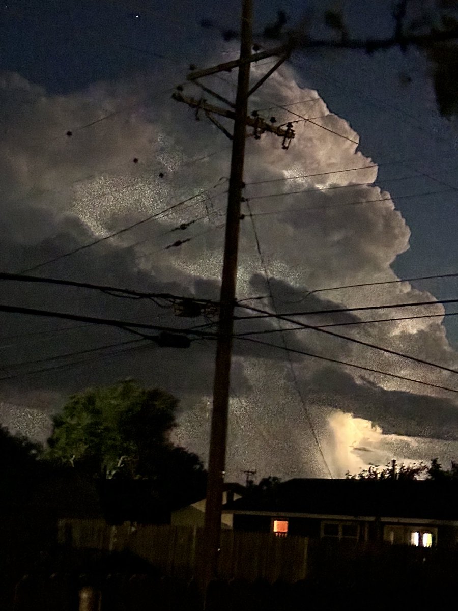 Shknws27's tweet photo. https://t.co/Ze29SzQfAM

Lightning flashes first; thunder only confirms what the light already revealed.

There is a storm ⛈️ rolling through lol 👂💫❤️‍🔥✨

Sweet Dreams 💤 https://t.co/HPg8xTXfOW