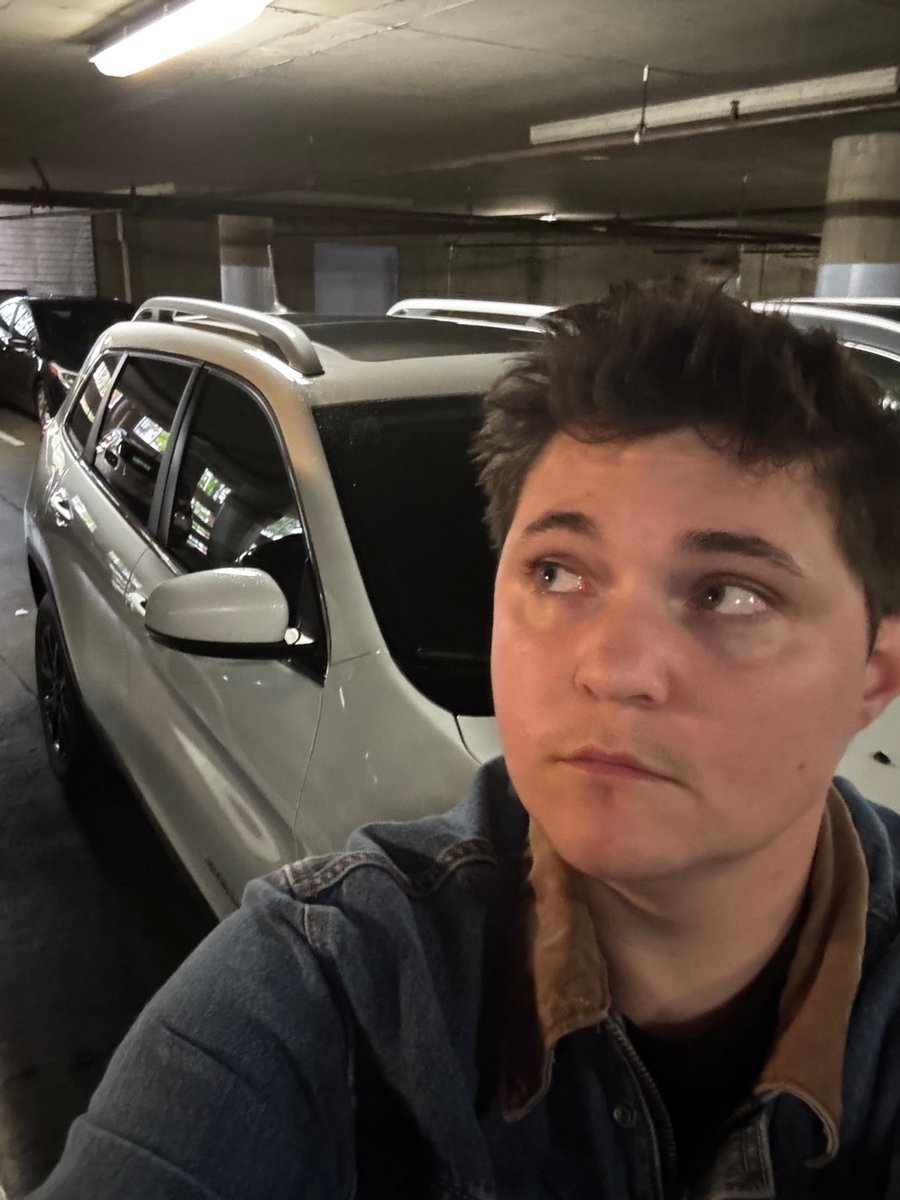 philosophybutch's tweet photo. PSA!! BEFORE YOU BUY A USED CAR check to see if it has the objectively funny curse of pausing your music every 5-90 seconds to play Tu Familia Radio, the Spanish contemporary Christian hits station. https://t.co/eDWbFMKywp