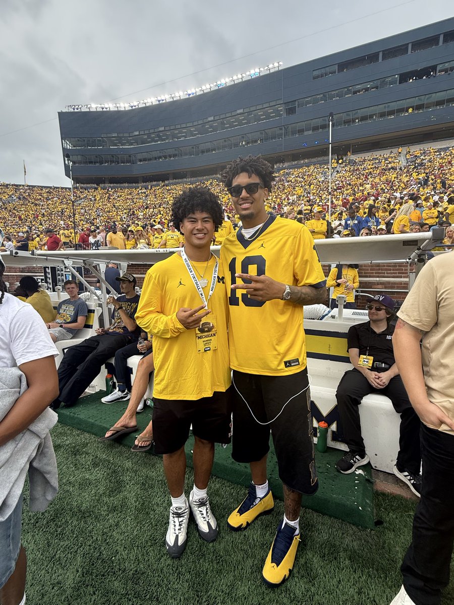 CowboyKamden's tweet photo. The Big House hits different. Grateful for every moment, every opportunity, and meeting Michigan faithful. #TheBigHouse #GoBlue @umichbball 
@UMichFootball @ChampCircleUofM @coachsolovi @westpanthersfb @Rivals @On3 @BarstoolUofM @BussinWTB @TheUCReport https://t.co/3sDmtK9M1M