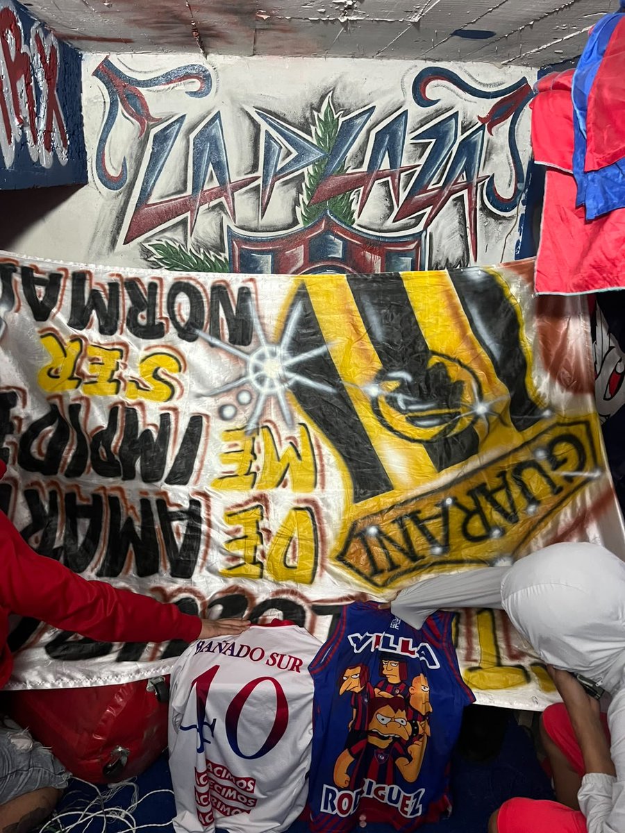 MoraAlexis02's tweet photo. Para que lloren las Indias 😭
El bloque 🔵🔴
4️⃣0️⃣ Mbytetepe cualquier cosa ya saben🤯🤯 https://t.co/m9ywtl23SI