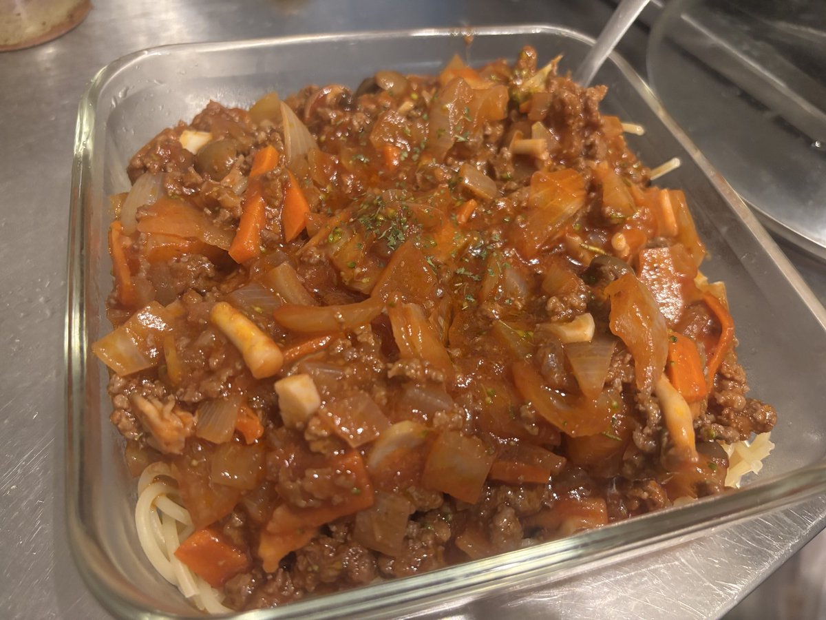 Flikemeat's tweet photo. 作り置き。午後は、友達が祭りに出店するので手伝い。その祭の売上が凄まじく利益率も良くて、行くと自分の仕事を考えさせられる。もっと上手く稼いで趣味に時間を使いたいものだ
#料理記録 https://t.co/bjHdFlJPTo