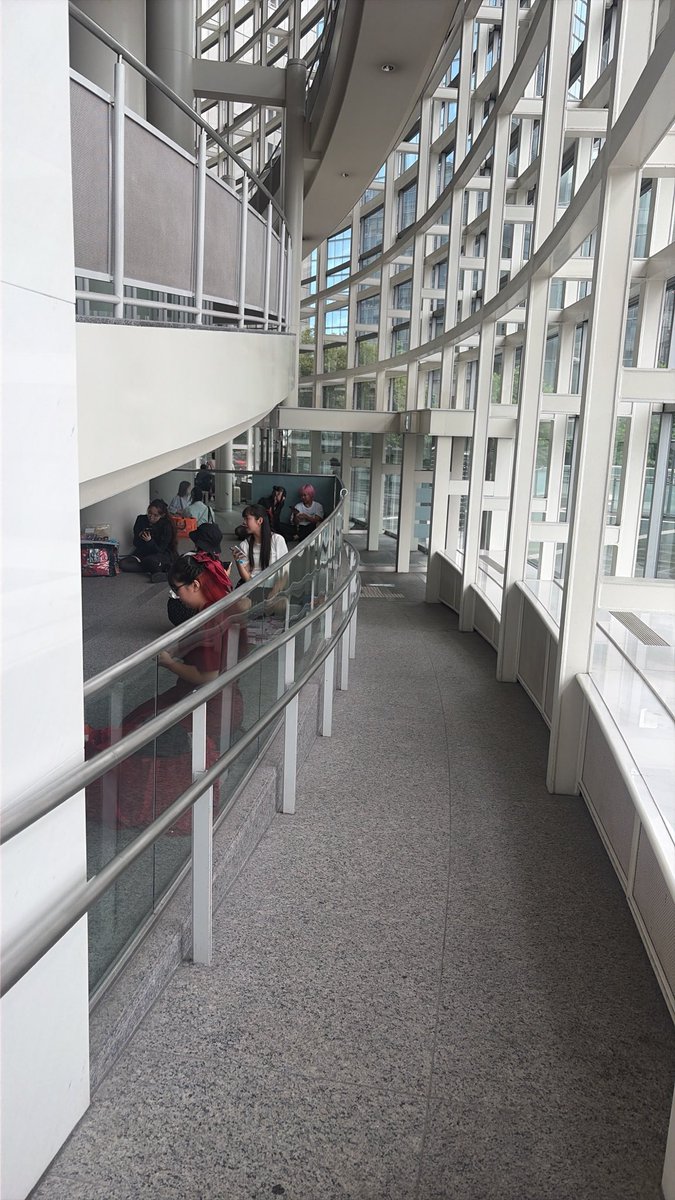 Cz32Ot's tweet photo. @uuunco0925 スロープの裏にいます！ https://t.co/m70lHEKPHN