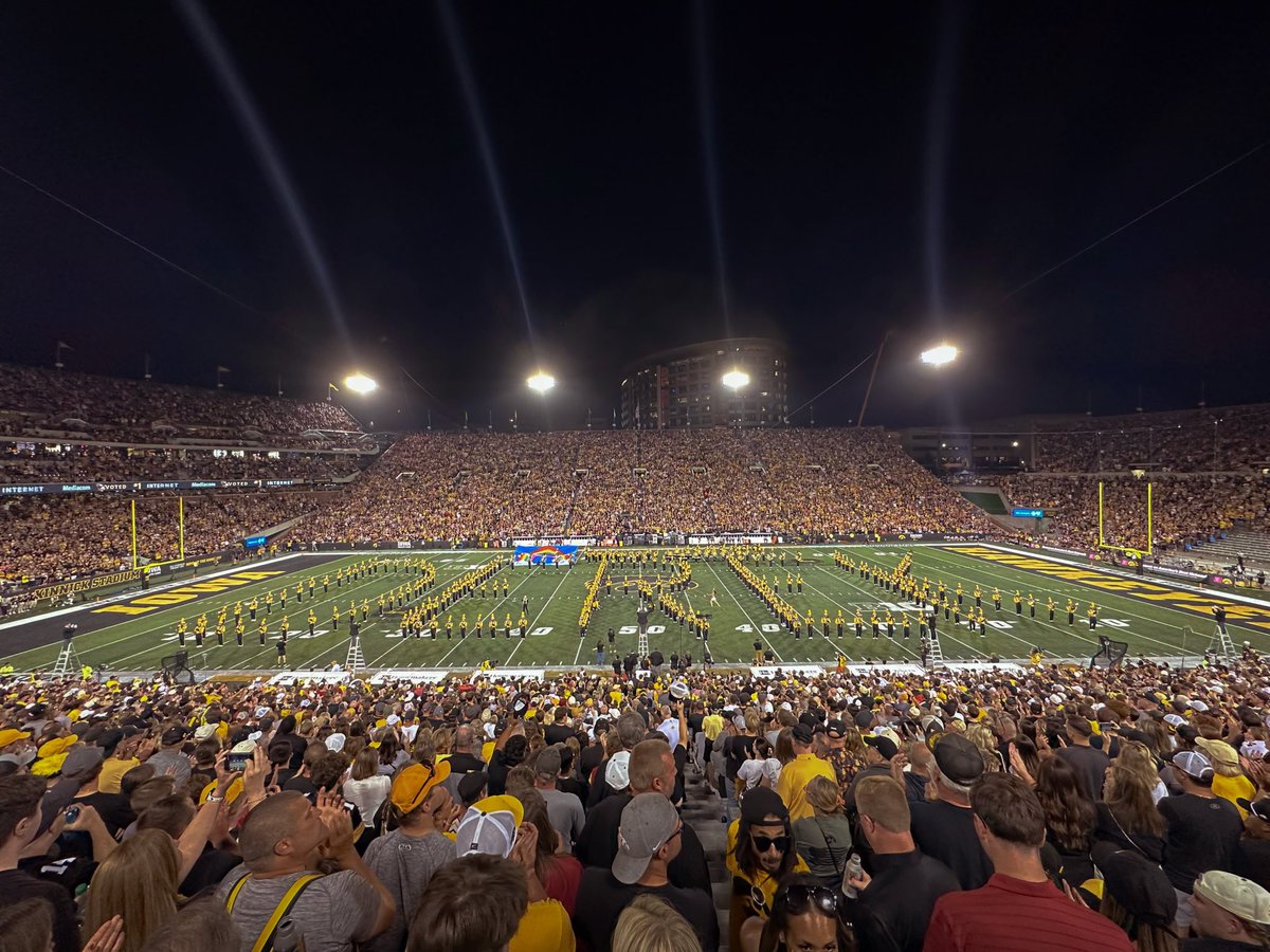 BigTenNetwork's tweet photo. At halftime, @HawkeyeBand honored section leader Derek Phillips with a special performance 💛 https://t.co/ySJi85UEB4