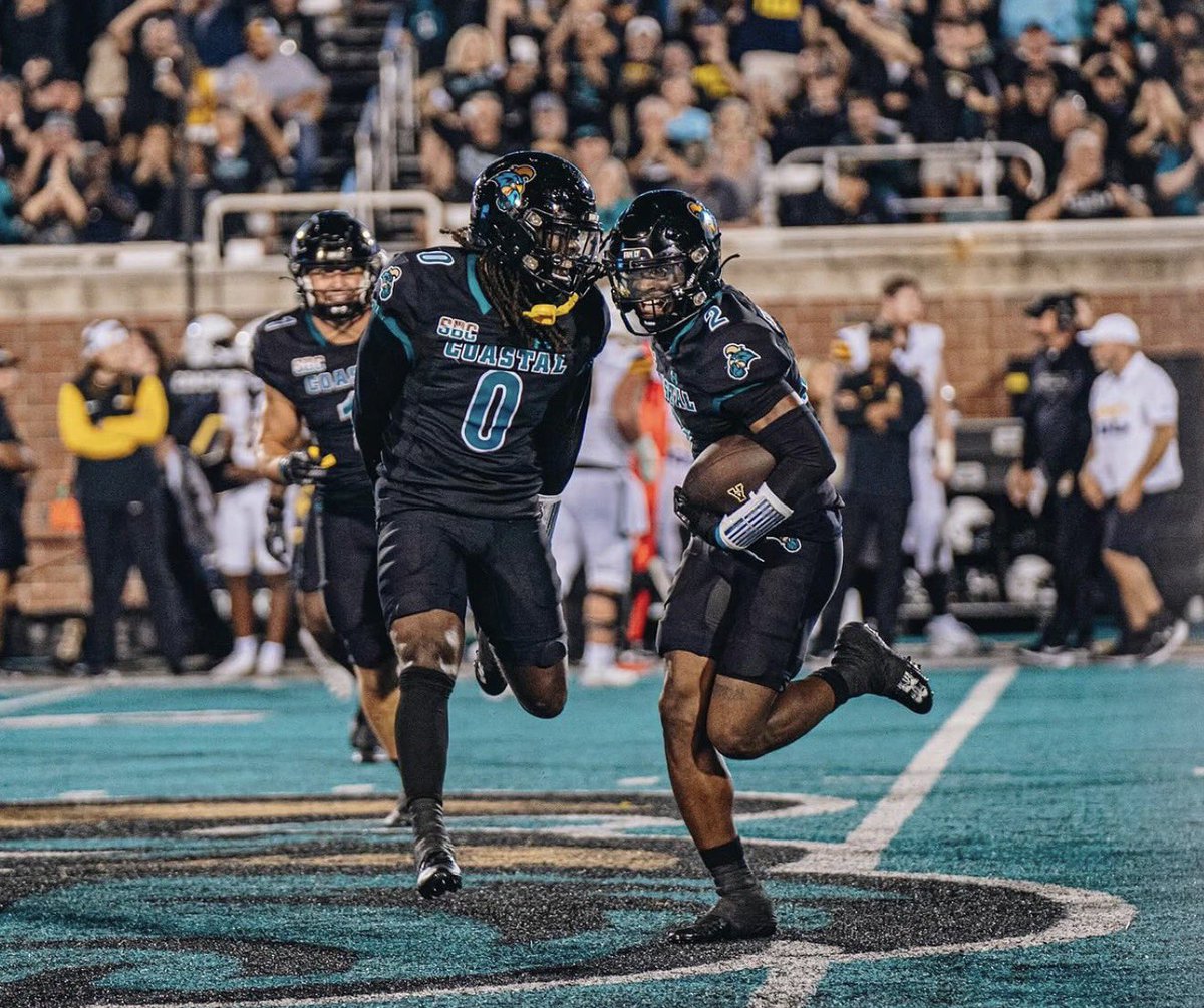 MicahWalker2028's tweet photo. Blessed to receive an offer from @CoastalFootball 🩵🖤🌴 @Ry_Beard @CoachThomas_CCU @footballSPHS @coachrichAD @southpointeFBSC @adamgorney 
@DonCallahanIC @AnnaH247
@ChadSimmons_ 
@AlPopsFootball @Rivals @RivalsCamp
@247Sports @247recruiting https://t.co/dvKS5ze5sS