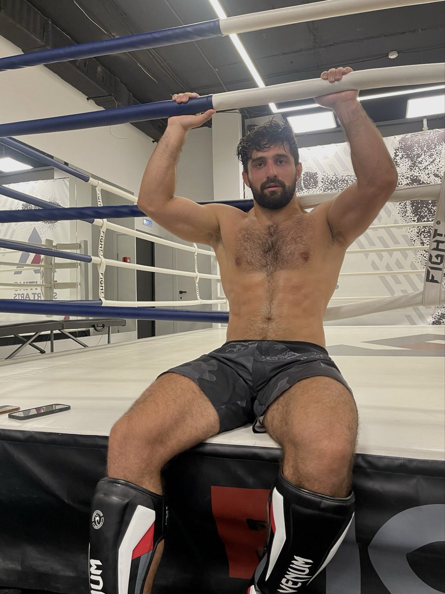 AvagFit_'s tweet photo. Champ is here 🫡
#Sundowns #fitboy #boxing #mma #fighter #hunk #beau #guapo #hermoso #shredded https://t.co/VDQNSw86es