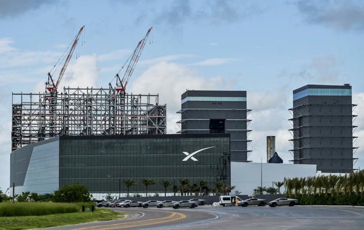 STASolutionz1's tweet photo. Das #SpaceX-IPO kommt schneller als geplant und die Bewertung schießt in die Höhe!

elonmusk beabsichtigt das #IPO auf den 12.06. vorzuziehen - ursprünglich geplant war Ende Juni.

In Sekundärmärkten schießt der vorbörsliche Handel der SpaceX-Anteile weiter in die Höhe - und in https://t.co/5PlaCvLOny