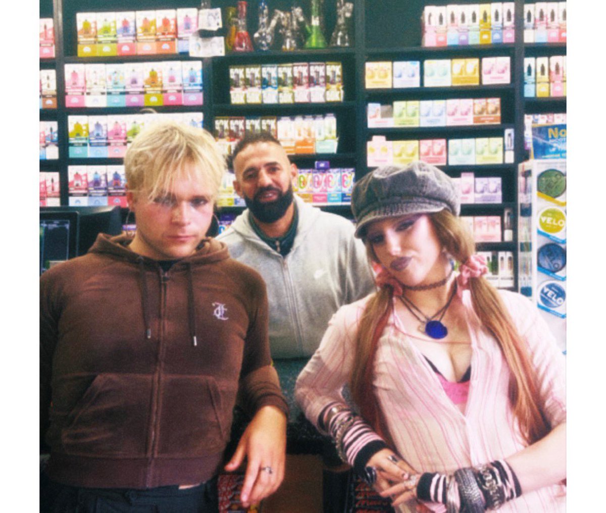 thetoothfaeryx's tweet photo. boss man <3 https://t.co/xlwuEUXnTU