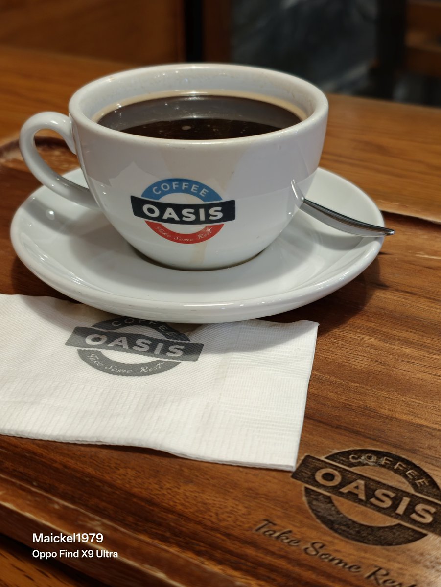 maickel1979's tweet photo. En dan nu koffie .... ☕
#coffeeOasis #coffee
#takesomerest #Bangkok https://t.co/sZJVkZcpfG