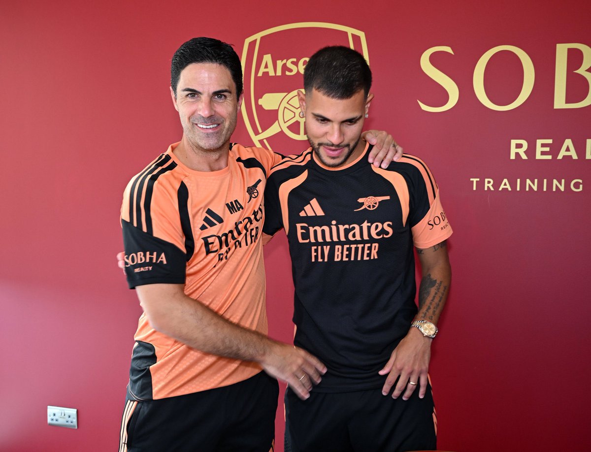 Archivesznz's tweet photo. 🚨🇧🇷 Bruno Guimarães reveals Mikel Arteta’s half-time message after coming on against Sunderland:

🎙️ Reporter: “Bruno, you came on at half-time with the game still 0-0. What did Mikel Arteta say to you?”

🗣️ Bruno Guimarães: “He came to me before I went onto the pitch and said, ‘Bruno, you’re coming on for Myles now. I need you to change the game for us. Play with confidence, be brave and show the world what you can do. Show everyone why we signed you.’

“He also told me to enjoy my football and not be afraid to make things happen. That was exactly what I needed to hear.

“To score my first goal for Arsenal and help the team win 2-0 makes me very happy. The three points matter most, but scoring my first Arsenal goal is a special moment I’ll remember for a long time.

“I’m really happy here. Mikel is the best manager in the league. He demands a lot, which is why we give so much. He wants us to improve every day and never lets us relax.

“David Raya was incredible. The penalty save and his other saves kept us in the game. For me, he’s the best goalkeeper in the world.

“We stayed patient, kept believing and got the goals. I’m very happy to have helped the team and scored my first Arsenal goal. Hopefully there are many more to come.”