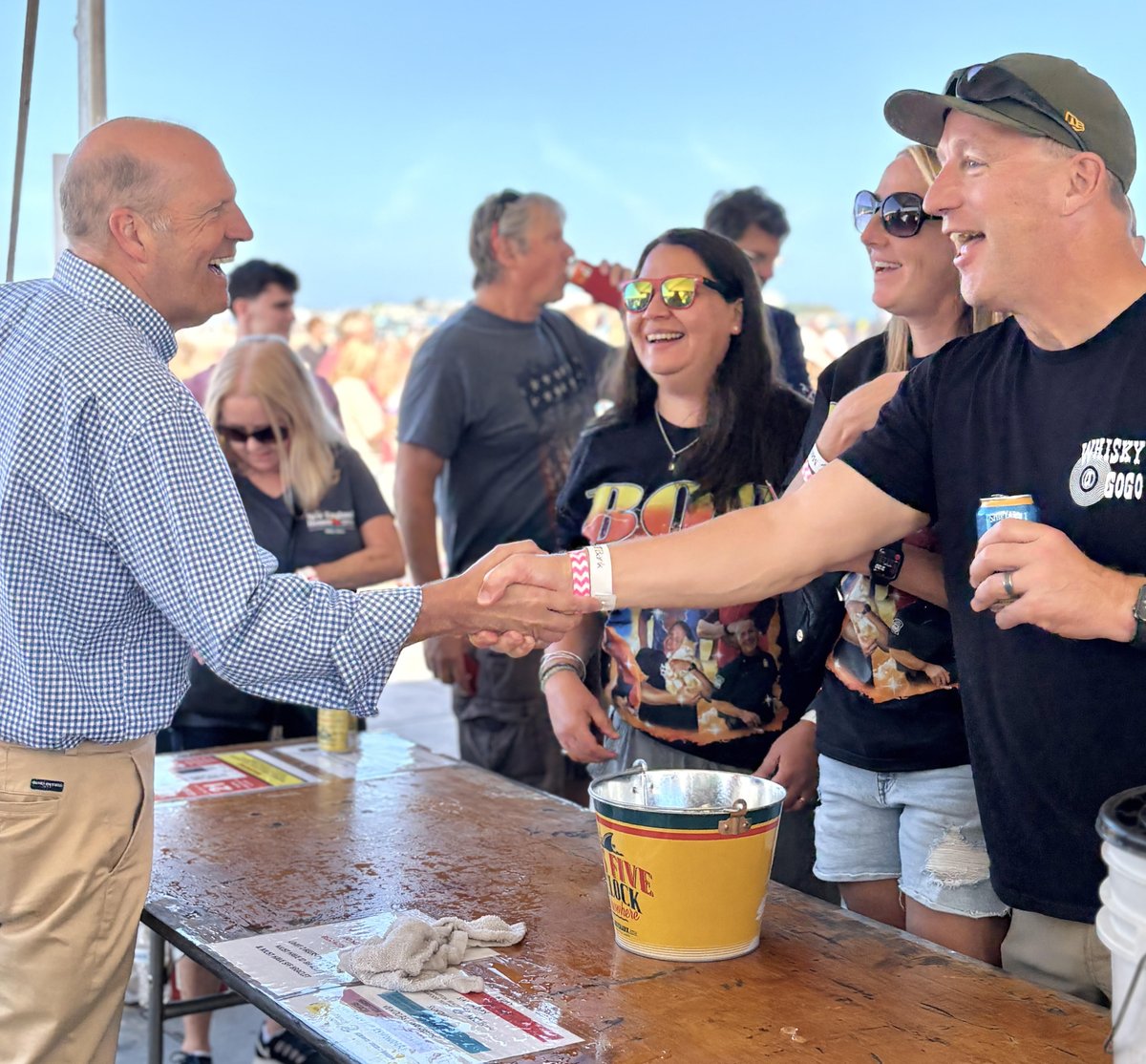 SununuSenator's tweet photo. Fun time at the Hampton Beach Seafood Festival. Even got to serve people in the Beer Tent! https://t.co/MCj5Iu5Dpb